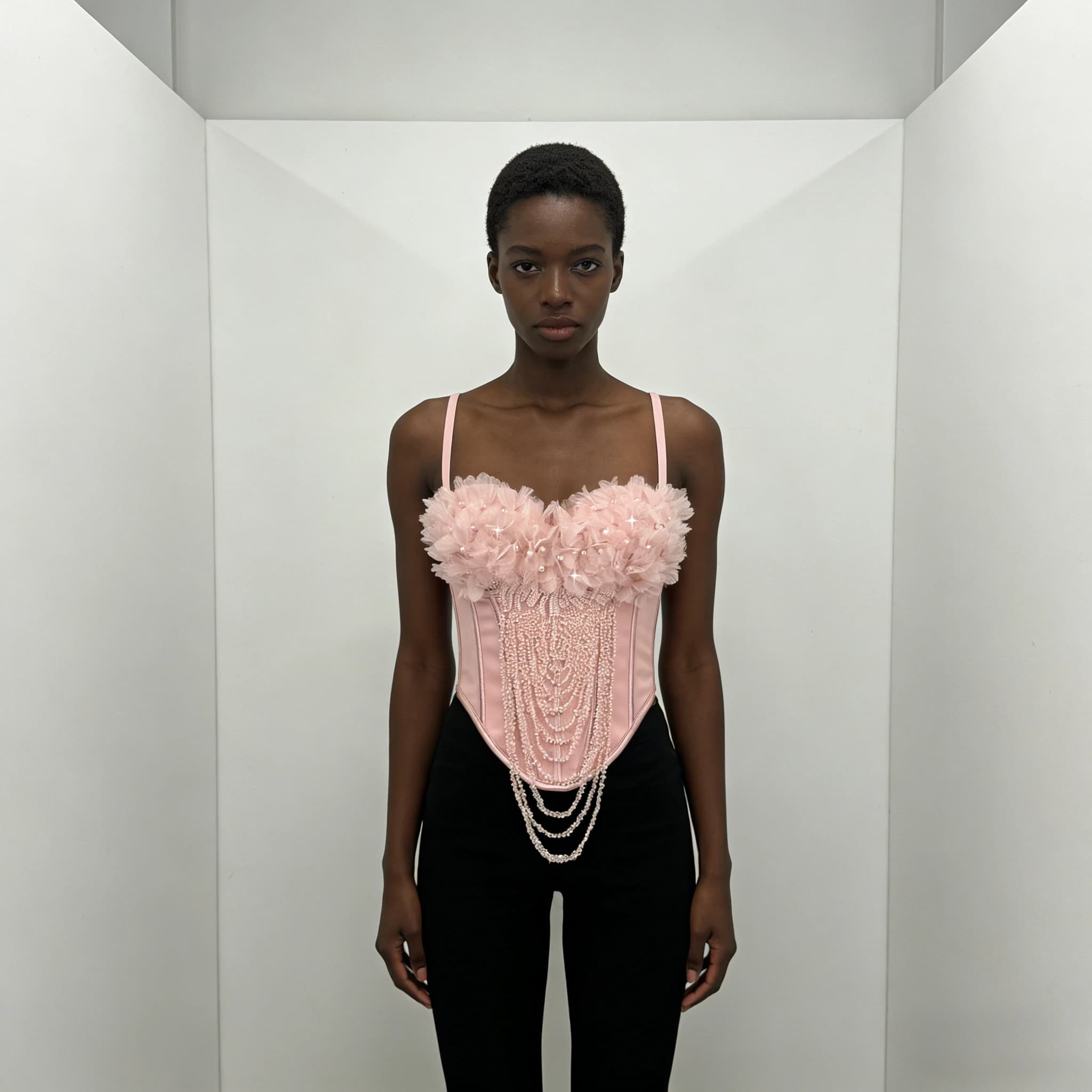 New Top Floral Craftsmanship with Nappe, No Back, Style Tubino, Bustier Modeling with Coats, Slim fit, Women's Blouse for European and American Exterior Clothing