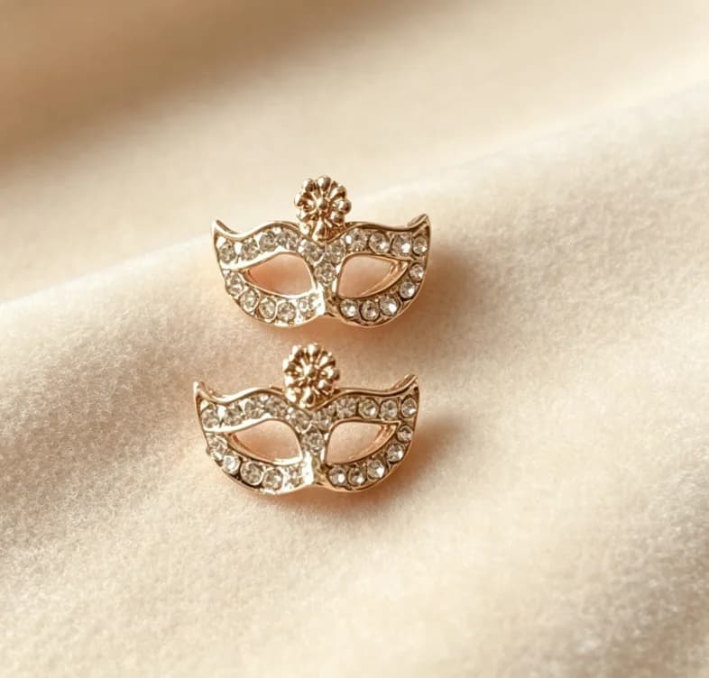Gold Masquerade Mask Stud Earrings Fully Paved Clear Rhinestone Venetian Carnival Mask Ear Studs Women Party Banquet Festive Jewelry Gift