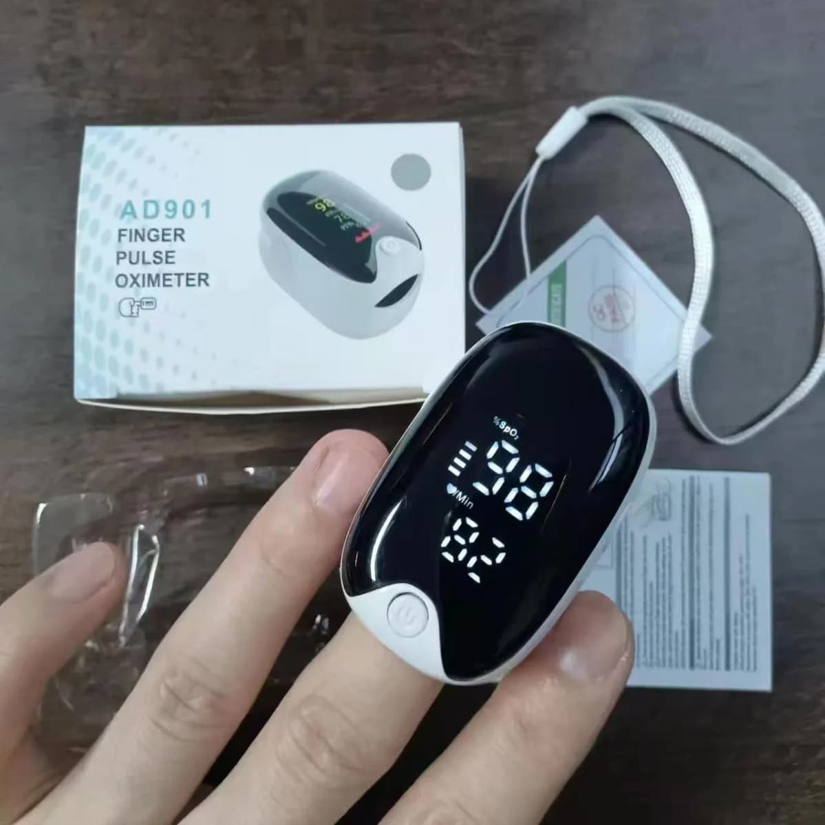 New Fingertip Oximeter Pulse Blood Oxygen Saturation Monitor LCD SpO2 Oximeter Tigital Heart Rate Monito Home Health Care