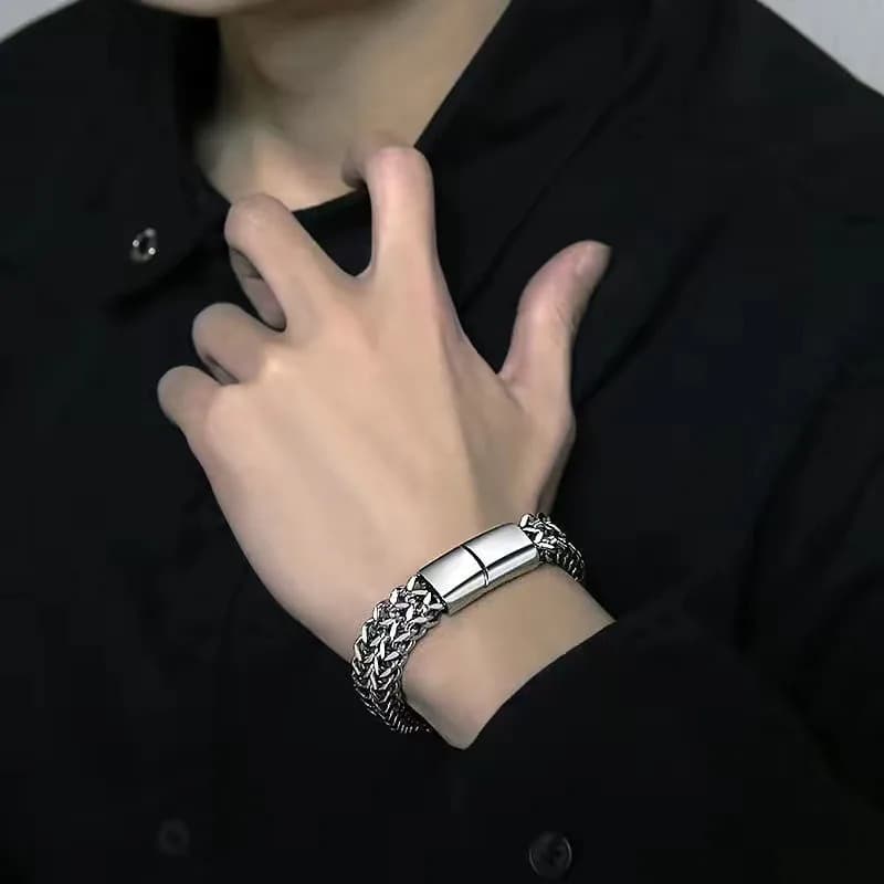 Bracciale in acciaio inossidabile a doppia fila con motivo a squame di pesce, in lega, 21 cm, con chiusura a scomparsa, nuovo modello da uomo.