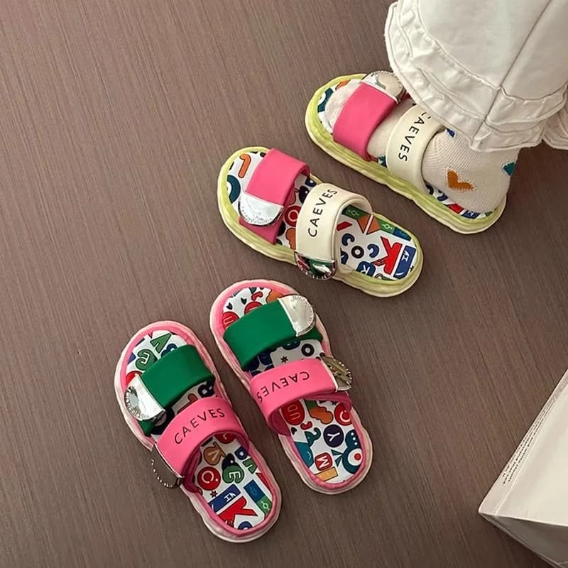 Sandali da donna Comfort Moda Simpatico orso cartone animato Fibbia con una sola parola con sandali in velcro Pantofole da spiaggia da donna Sandali Mujer