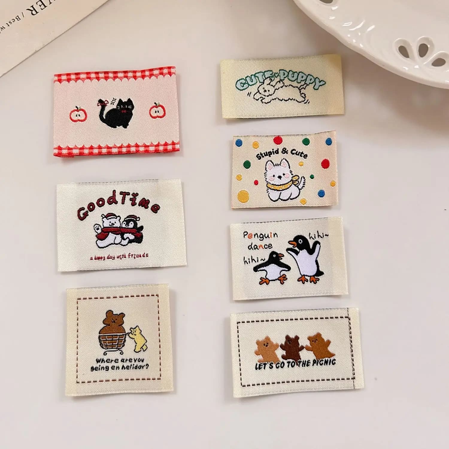 Adorabili Toppe in Tessuto Stile Coreano Fai-da-Te - Etichette Ricamate con Gatti, Pinguini e Orsi per Abbigliamento e Artigianato