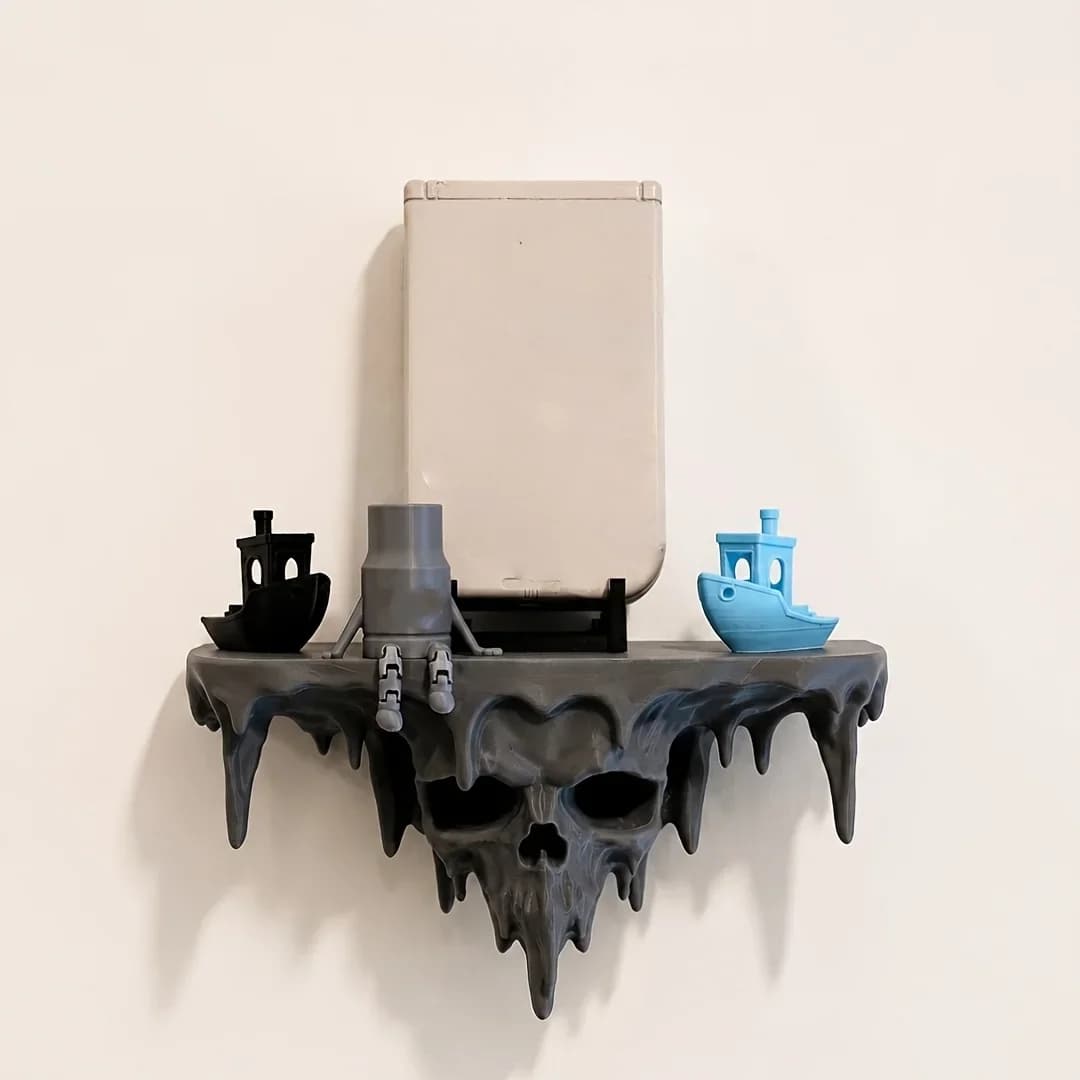 New 3D-Printed Melting Skull Floating Shelf Wall Rack Unique Design Sturdy Durable Cool Black Style Wall Mount for Home Decor