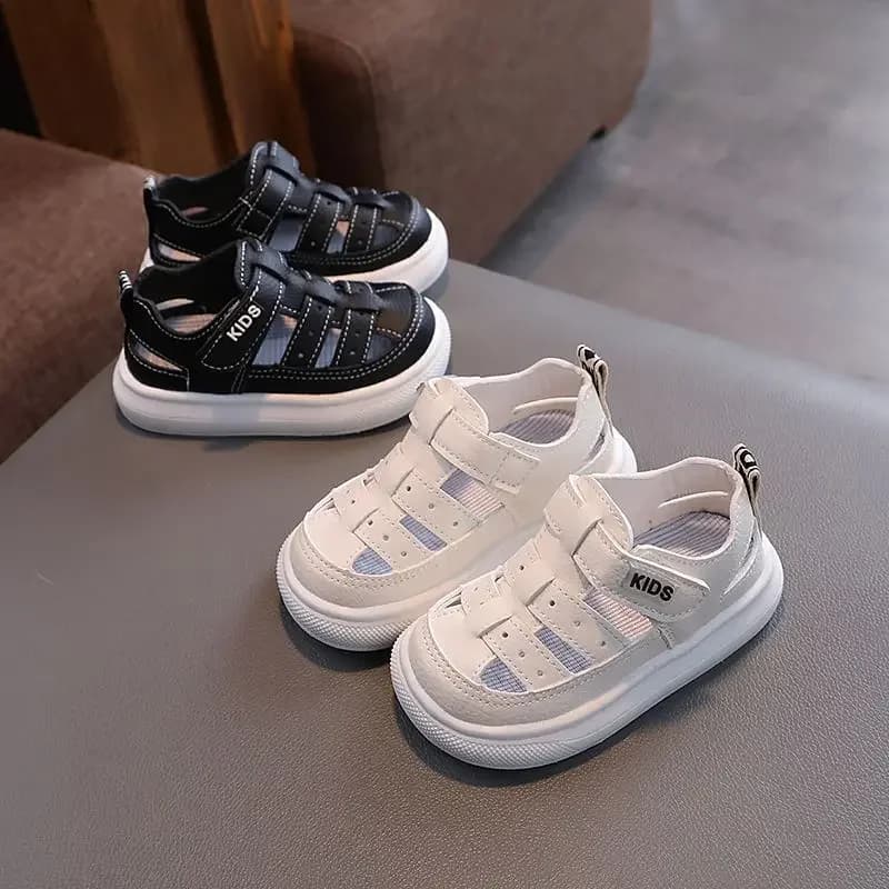 Sandali per bambini 2025 Sandali da giardino estivi Sneakers con suola morbida Sandali da ragazzo antiscivolo leggeri Scarpe da ragazza Allmatch