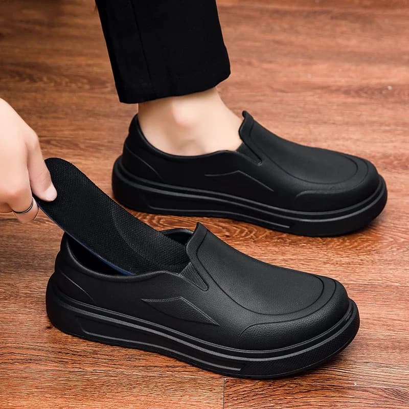 Pantofole da uomo Scarpe da cuoco Pantofole da spiaggia estive Scarpe da cucina antiscivolo resistenti all'olio Zoccoli da giardino Scarpe da lavoro per hotel Sandali in EVA