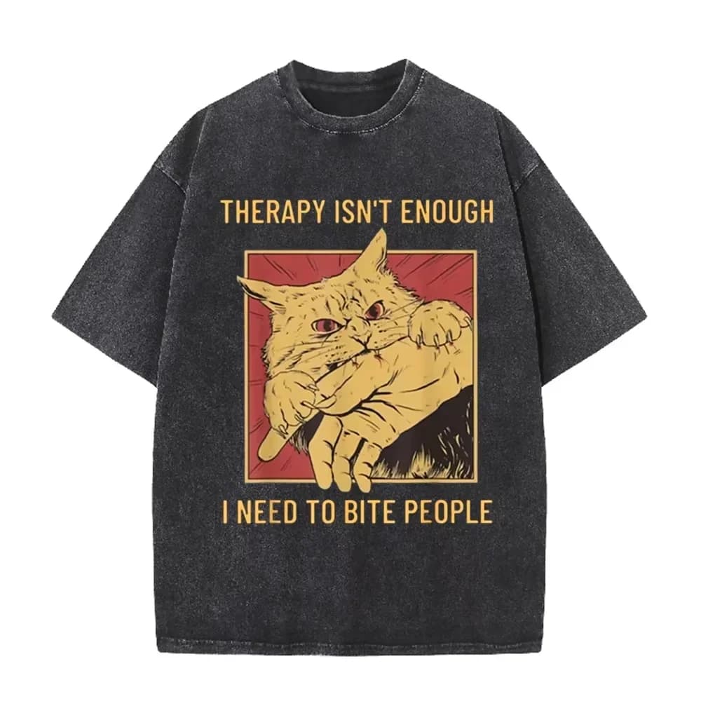 Divertente maglietta nera vintage con stampa “Therapy Isn't Enough” con motivo “Gatto che morde la mano”