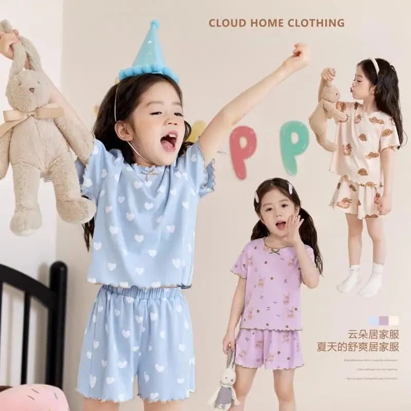 Nuovo Set di Pigiami Estivi per Ragazze con Maniche Corte, Motivo Cartoon Love, Tre Colori, Abbigliamento da Casa per Donne