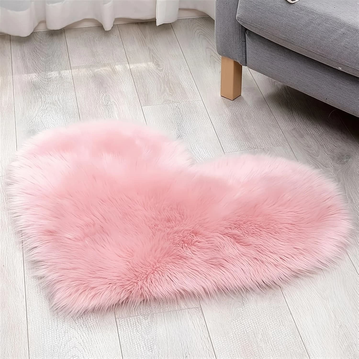 Faux Fur Rug, Heart Shaped Faux Rugs, Fluffy Decorative Mat for Room Home Chair Side, Desk Feet, Photo Background