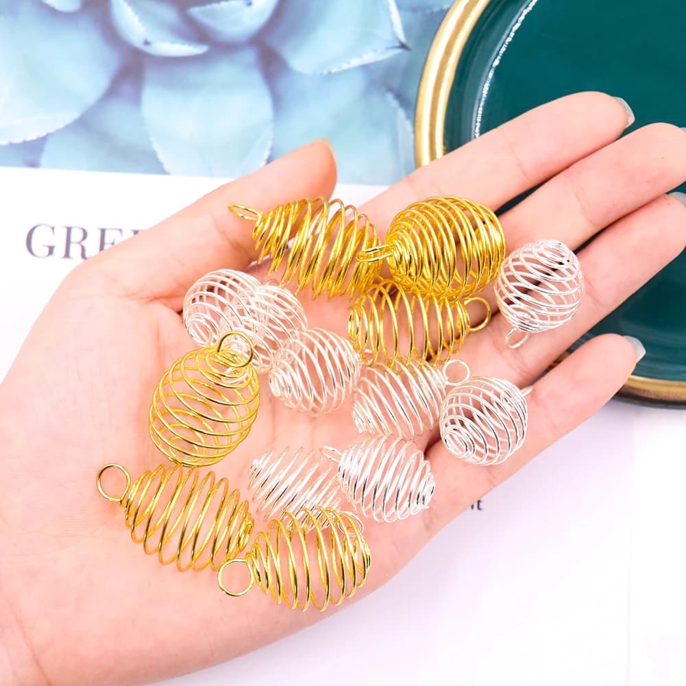 5Pc 25mm Spirale Perlina Perla Gabbie Titolare Del Pendente Creazione di Gioielli Risultati FAI DA TE Medaglione Molla Rotante Pendolo Appeso Ornamento