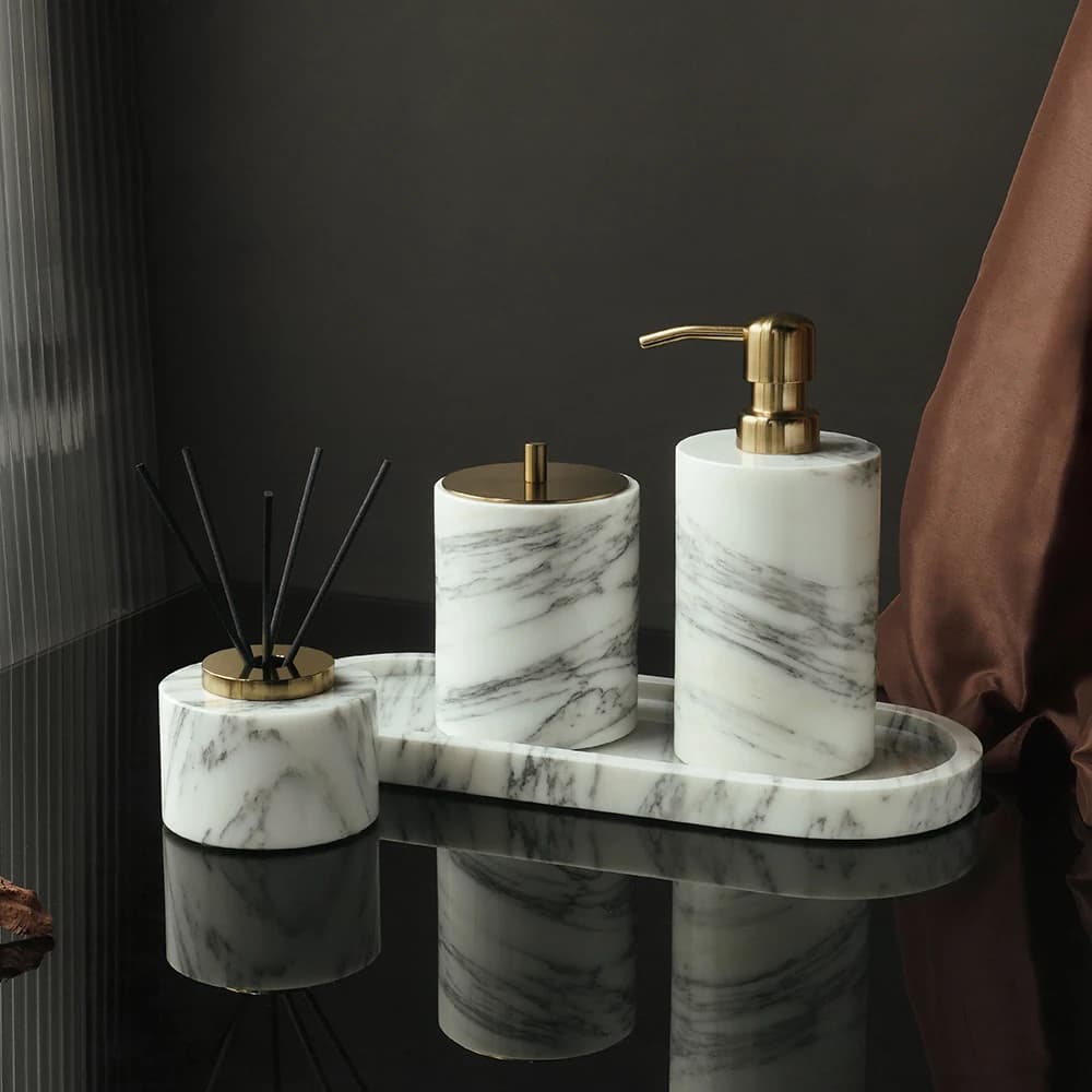 Set da bagno in marmo naturale Arabescato bianco, dispenser di sapone, tamponi di cotone, vaso, diffusore di ance, vassoio da toeletta, accessori per il bagno