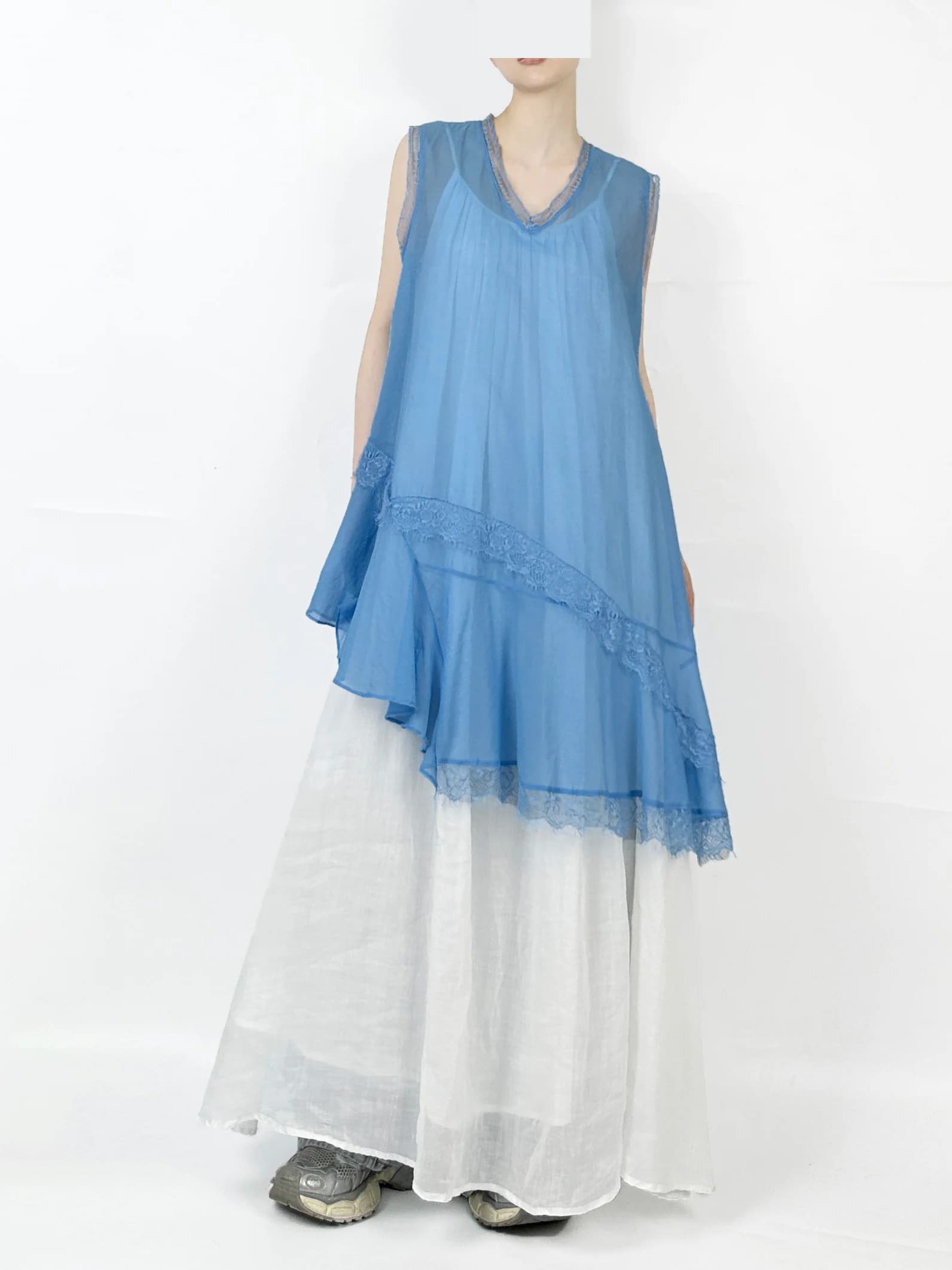 Blue Lace Splice Sleeveless Vest Women's Uneven Hem Slimming Versatile Layering Top V-neck Mid-length Fashion Spring 2026