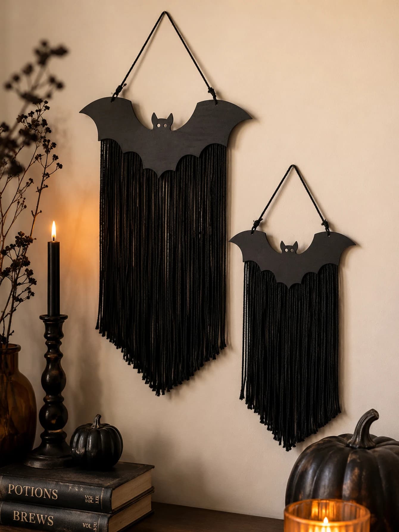 Gothic Black Bat Wall Hanging Macrame Woven Bat Tapestry Halloween Spooky Farmhouse Wall Decor for Living Room Mantel Party Gift