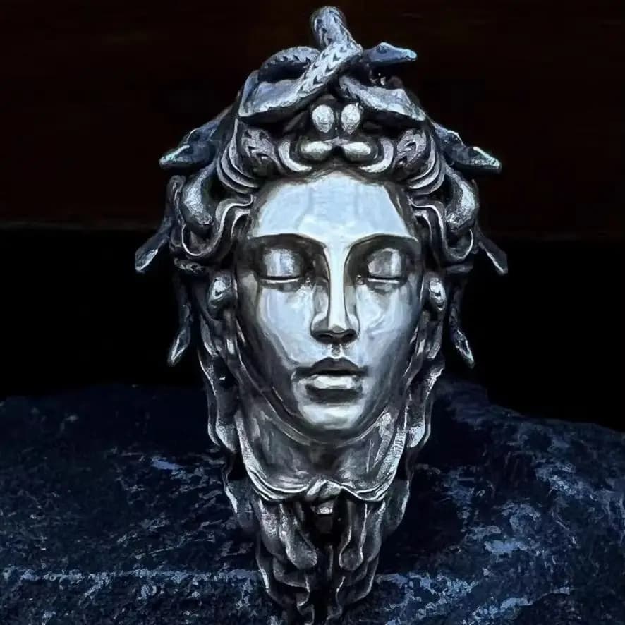 Collana in argento sterling Medusa s925 realizzata a mano Ciondolo donna serpente mito greco antico Ciondolo in evidenza