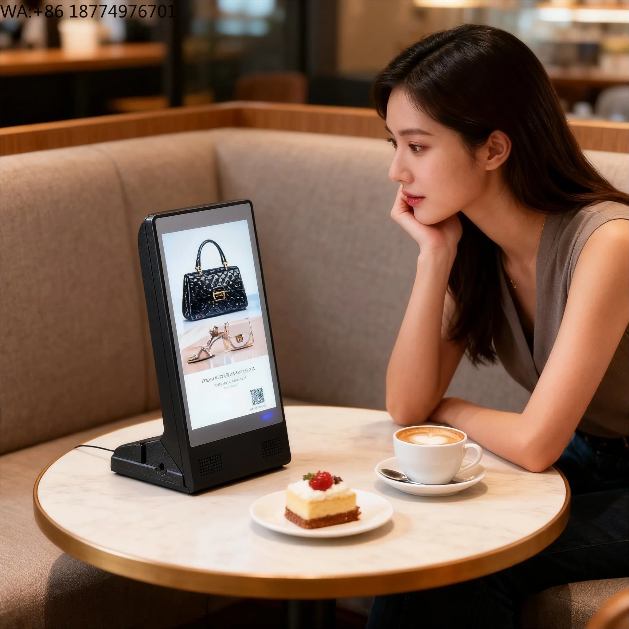 Nuovo Display Pubblicitario Digitale LCD da Tavolo per Ristoranti con Touch Screen, Funzione di Chiamata e Ordinazione, e Caricatore Telefono Integrato