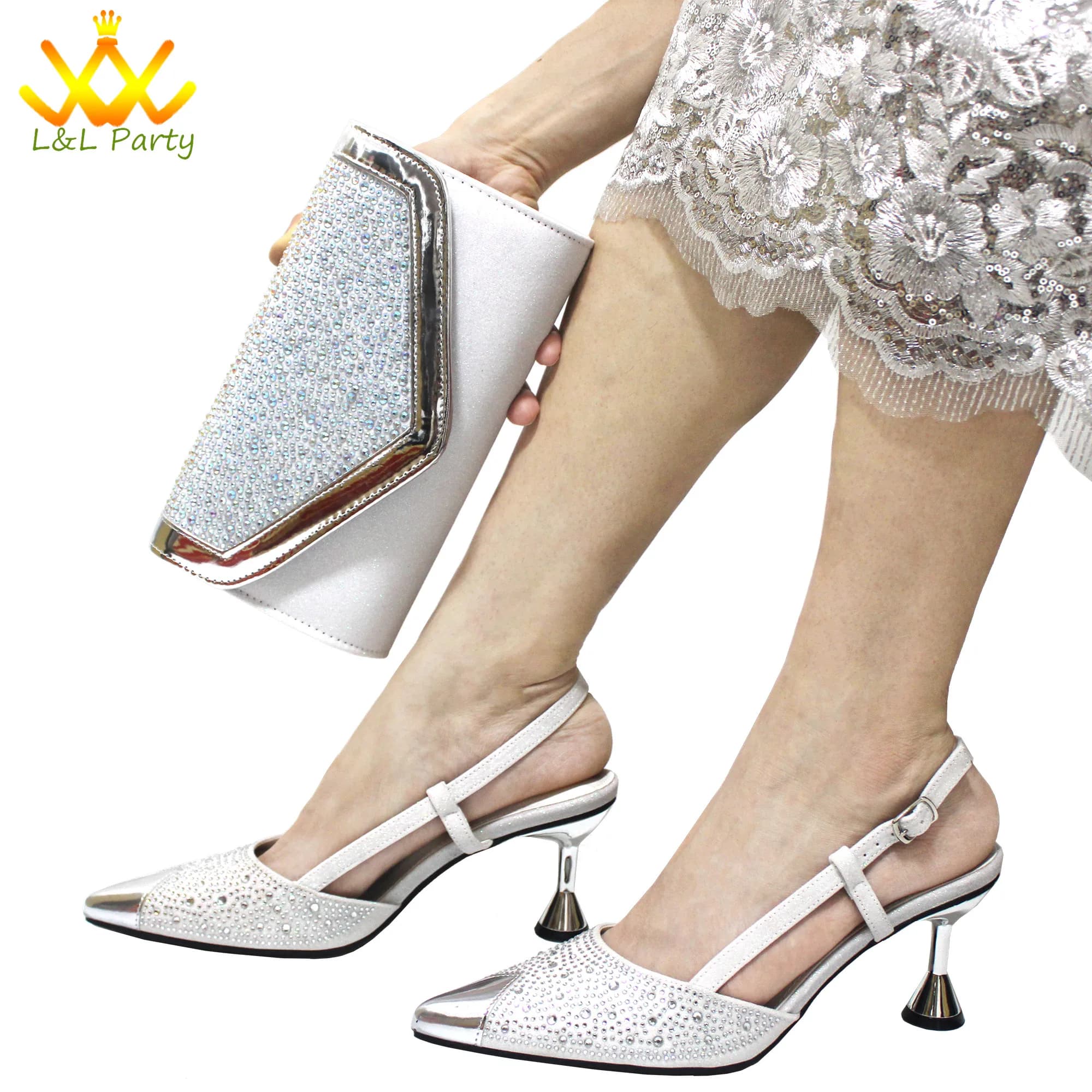 2024 scarpe e borsa da donna in stile britannico di Design italiano da abbinare in tacchi comodi da donna da ufficio di colore bianco argento