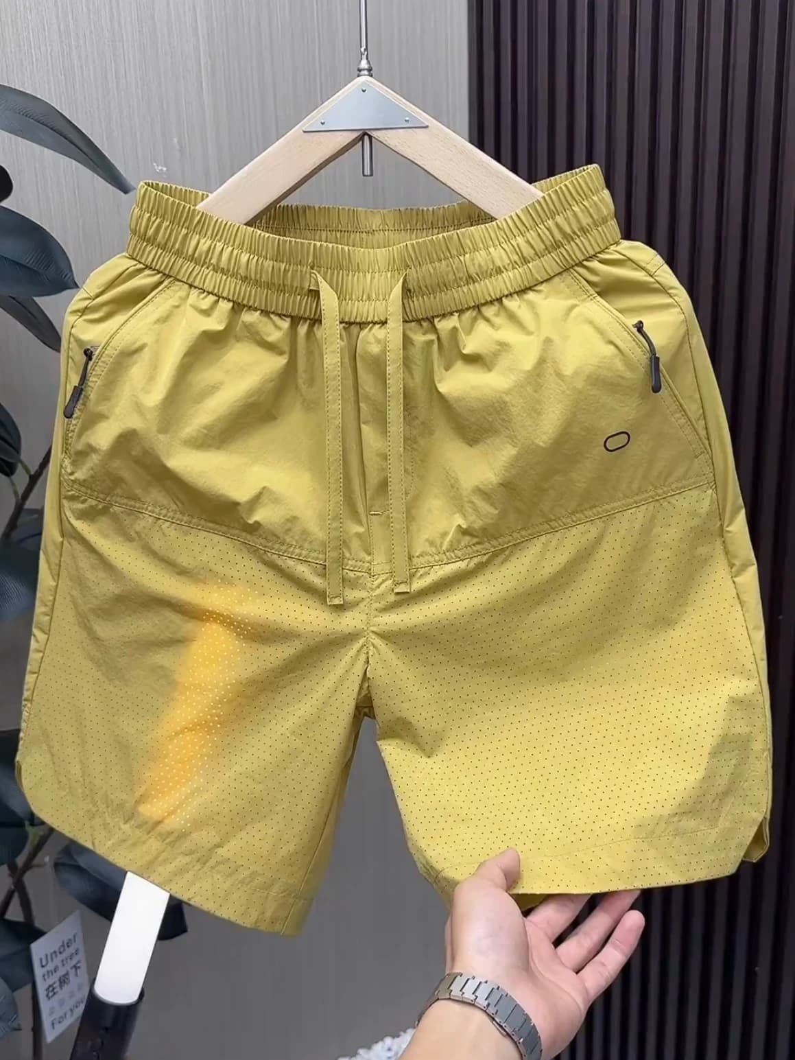 Men's Summer Thin Mesh Breathable Quick Dry Shorts Loose Fit Sporty Fashionable Pocket Zipper Five-Quarter Length Pants