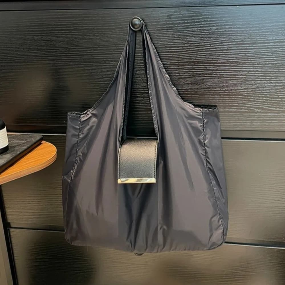 Mini Portable Keychain Tote Bag with Keychain Expandable Shopping Bag Large Capacity Folding Bag for Travel