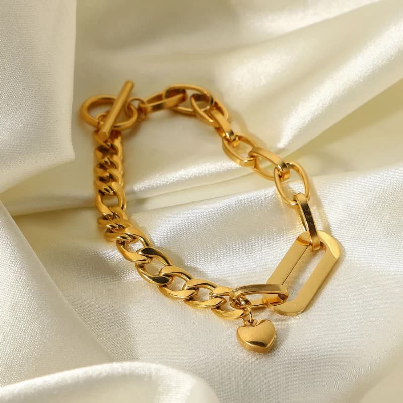 Catena cubana in acciaio inossidabile, catena ovale con piccolo ciondolo a cuore, bracciale con chiusura a O, catena per gioielli placcata sottovuoto 18K.