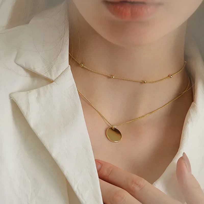 Gioielli alla moda per influencer di Internet, collana multistrato personalizzata con paillettes, catena a strati elegante e semplice per la clavicola
