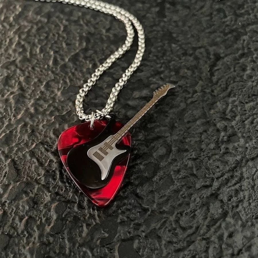 2025 Collana con ciondolo plettro per chitarra di colore rosso nuovo stile, catena in acciaio inossidabile stile musica rock, gioielli per strumenti alla moda