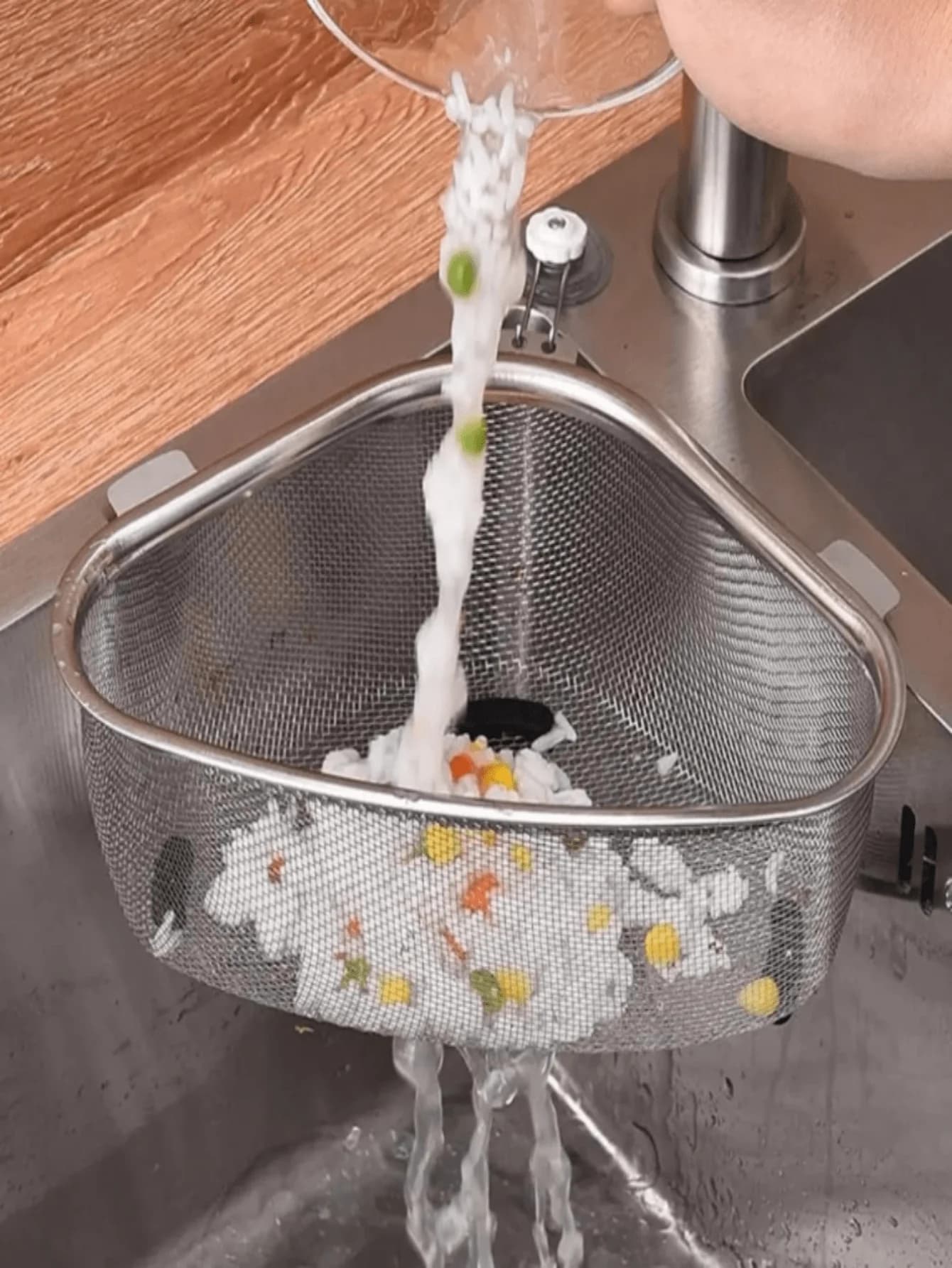 Cestello di scarico per lavello triangolare in acciaio inossidabile da 1 pezzo, capacità massima 6,61 libbre, superficie lucida, con filtro per residui di rifiuti