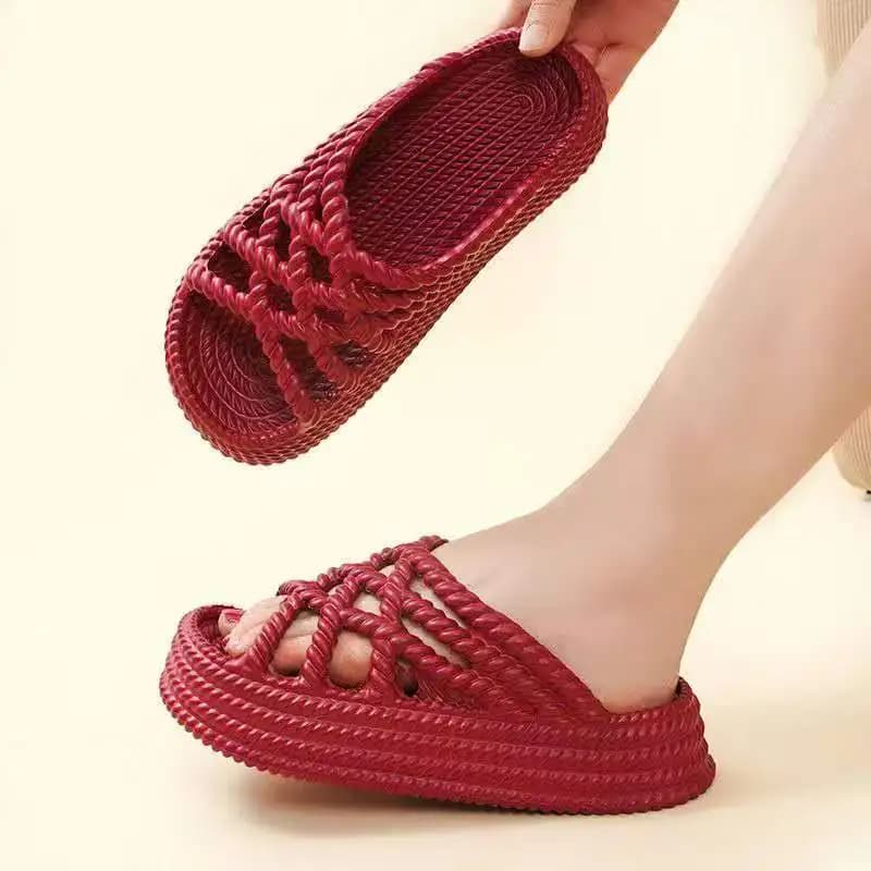 Summer thick-soled slippers are comfortable lightweight soft-bottomed suitable for bathroom bathing anti-slip and wear-resistant