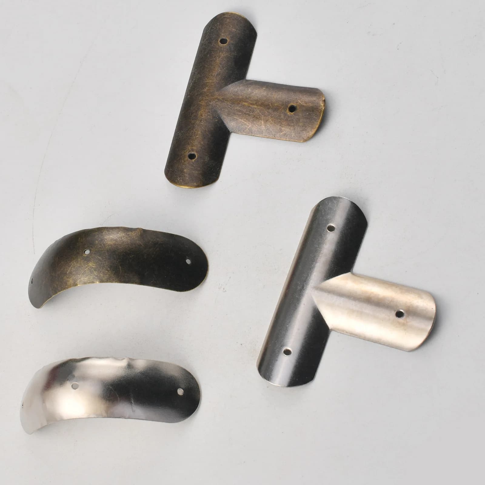 T-shaped corner-wrapping spray paint black iron material right-angle connector T-shaped connector reinforced wood board