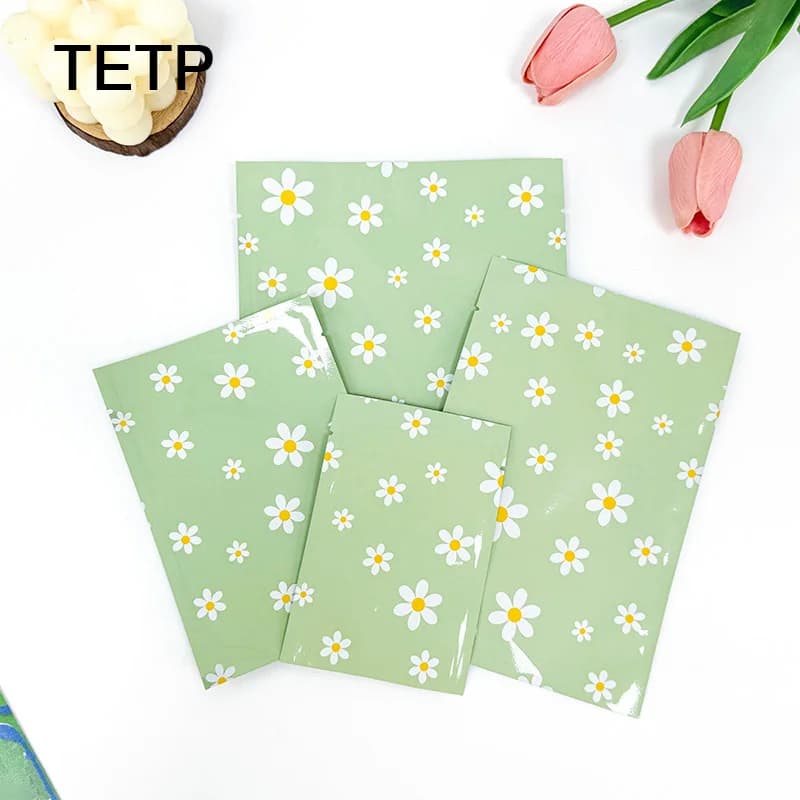 TETP 100pcs Daisy Floral Pattern Aluminum Foil Blind Bags Trendy Mini Toy Packaging Surprise Pouches for Play And Gifting