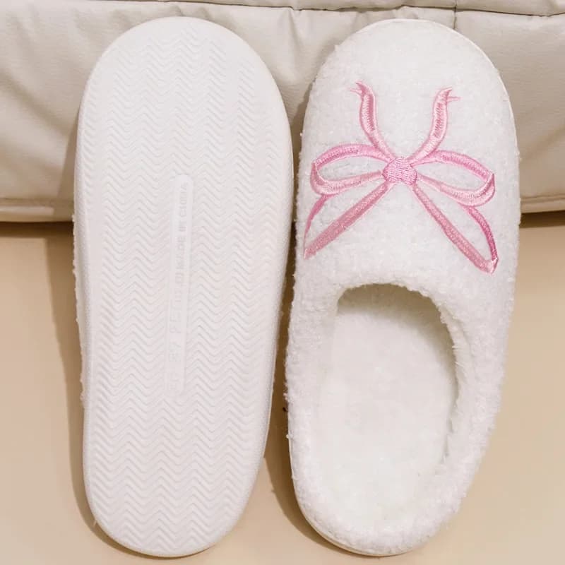 Sweet Pink Bowknot Embroidery Cotton Indoor Slippers Women 2026 Winter Warm Plush Home Slippers Plus Size Furry Slides for Women