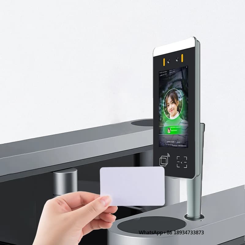 Smart Card NFC RFID QR Terminale di controllo accessi con riconoscimento facciale Punch Card Presenza Macchina Sistema di sicurezza intelligente per visione notturna