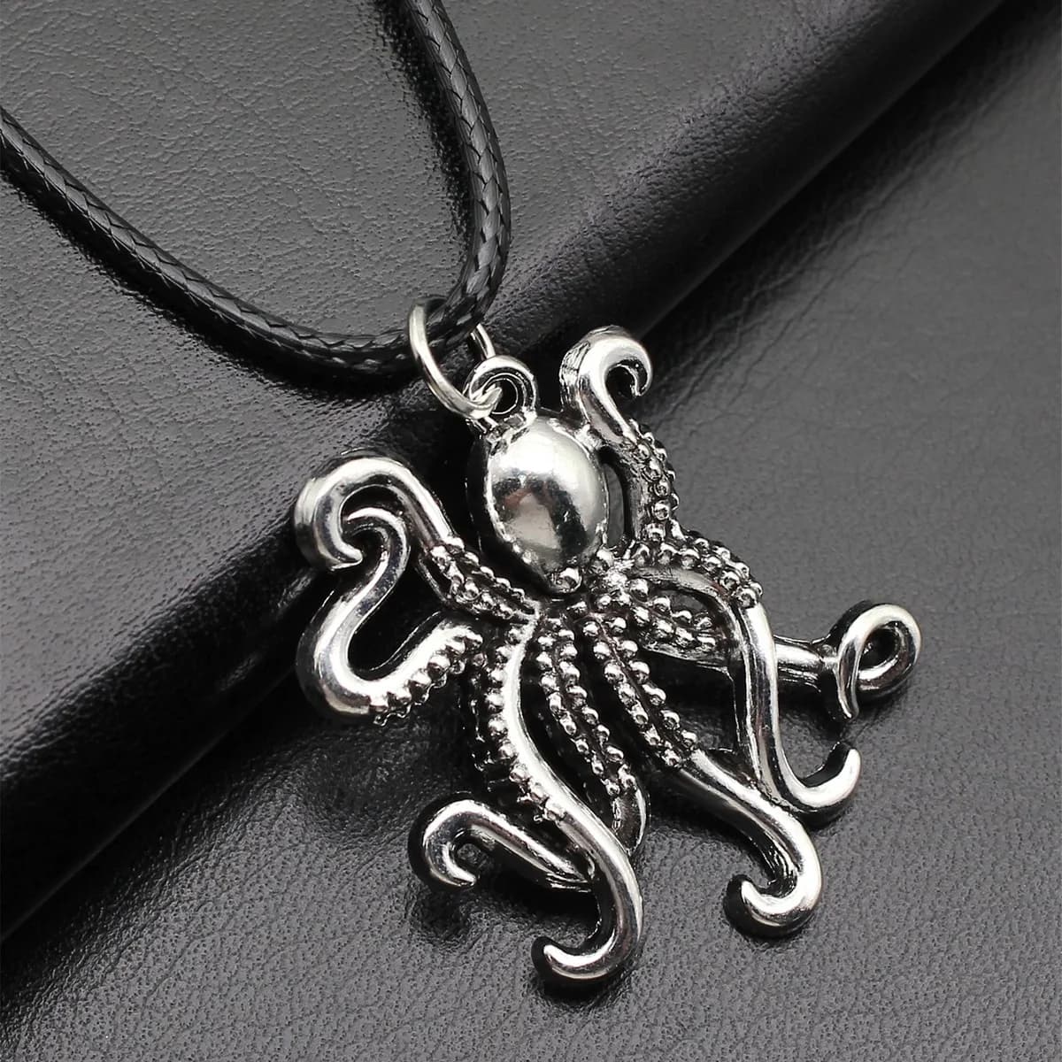 Vintage Marine Creature Pendant Necklace Tortoise Ocean Sea Animal Charm Necklaces Beach Summer Vacation Jewelry Gift
