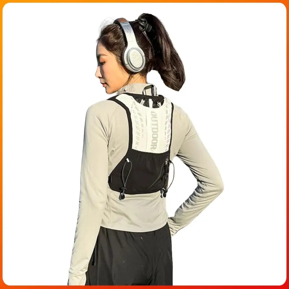 Lightweight Running Vest with Water Bag, Reflective Hydrating Backpack for Hiking and Trail Running