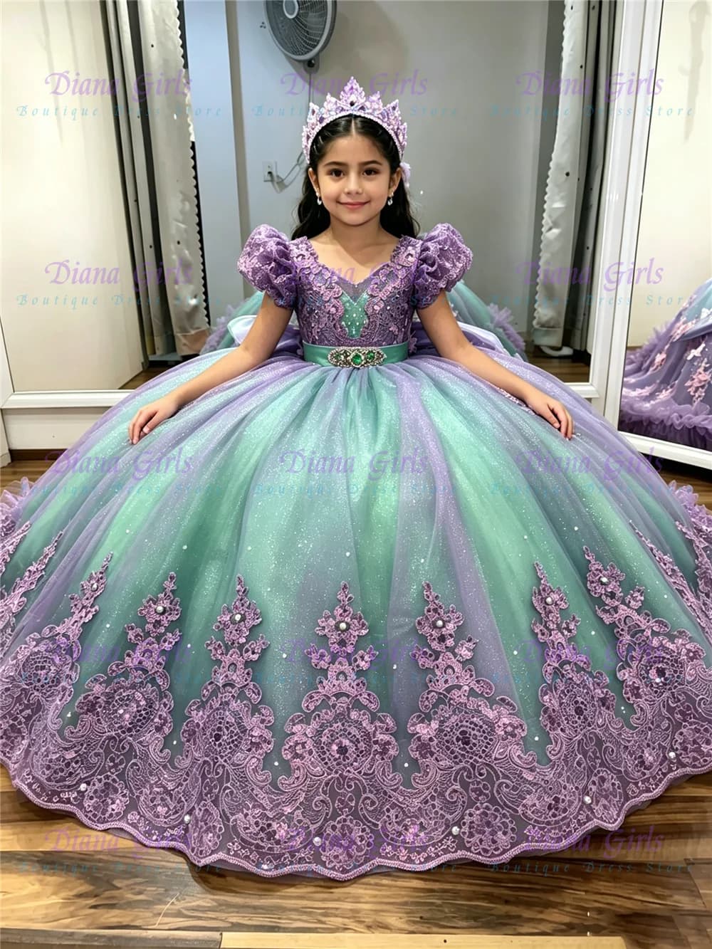 Gorgeous Quality Lace Applique Flower Girl Dresses Off Shoulder First Communion Dress with Bow Crystal Kids Ball Gown with Train