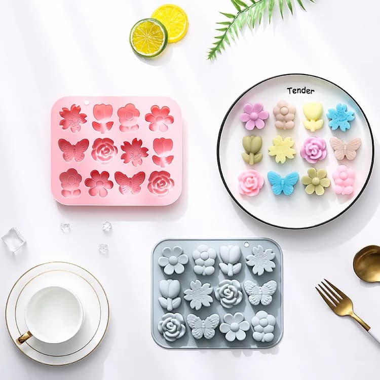 Stampo in silicone a forma di farfalla con 12 diversi fiori, stampo per torta, stampo per cioccolato, stampo per ghiaccio, stampo per colla.