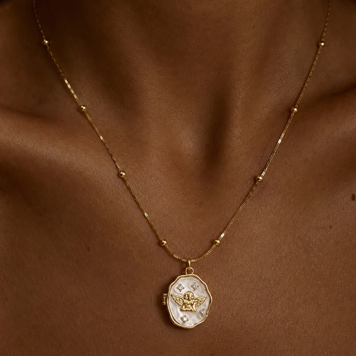 Vintage White Shell Angel Openable Photo Frame Pendant Necklace for Women Waterproof Zircon Choker Fashion Chic Jewelry