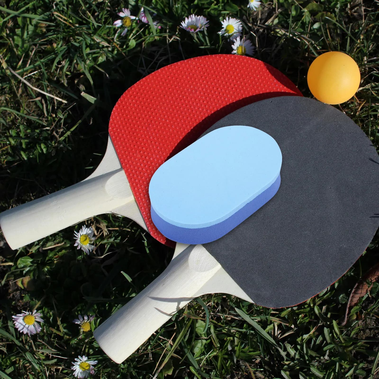 Sponge for cleaning ping pong racks, portable, fast and easy cleaning tool of rackets, for professional and occasional players, small.