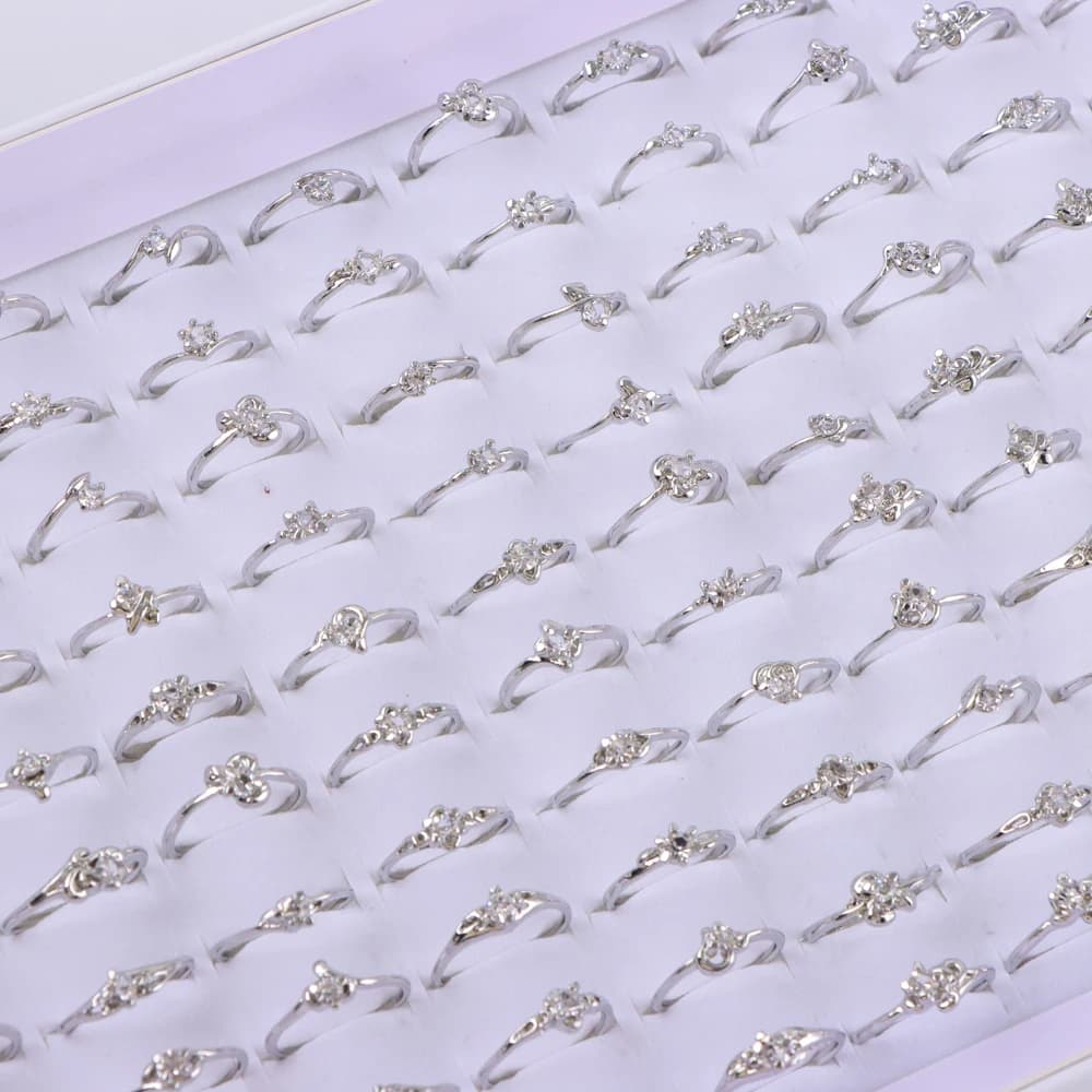 10 pz/lotto Fashion White zircone strass anelli per le donne Trendy Simple Female Finger Jewelry Wedding Anniversary Gift Mix Style