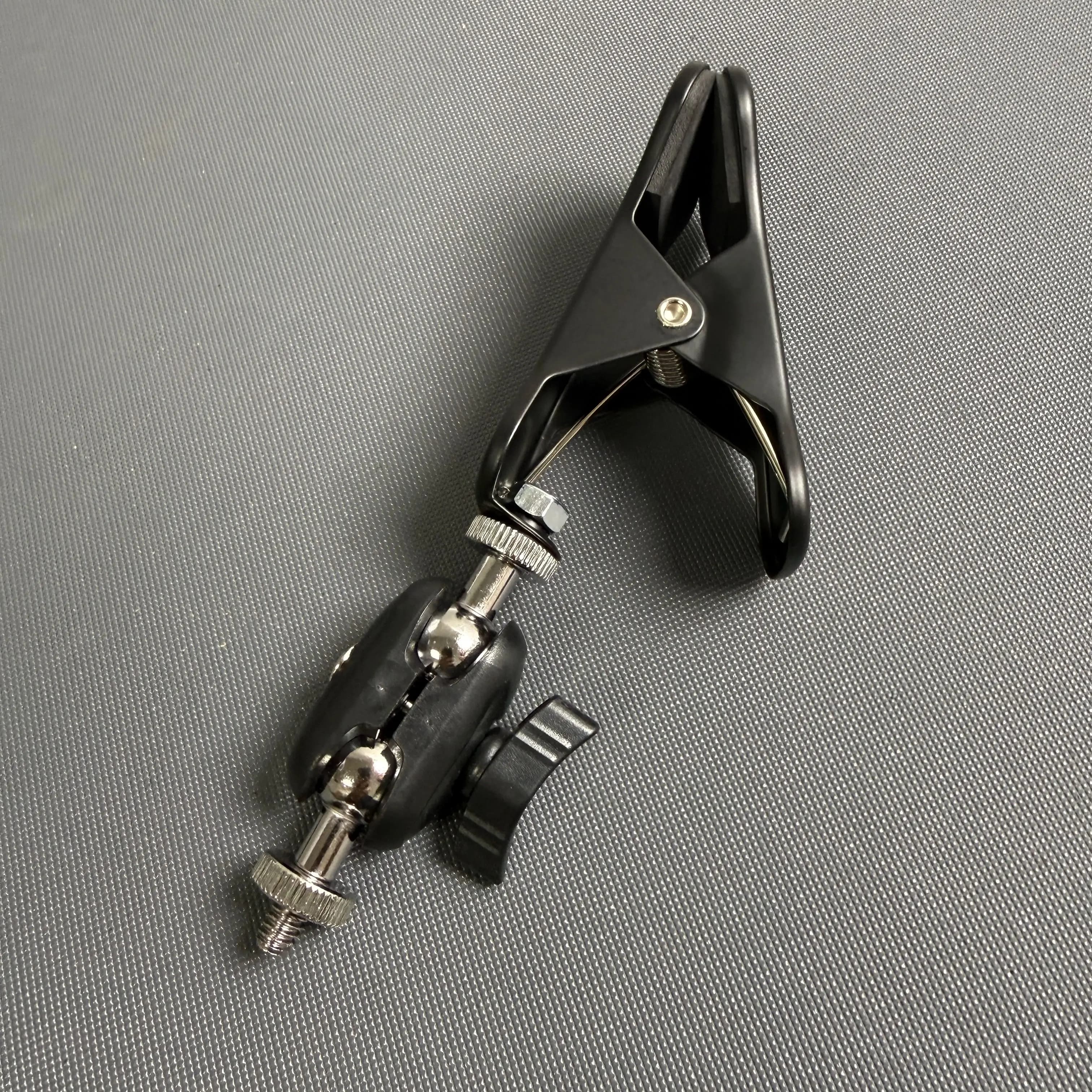 Supporto per Action Camera DJI 360 ° Supporto Universale Girevole per Videocamera con Morsetto per Tubi Rotondi da Scrivania, Foro per Vite da 1/4