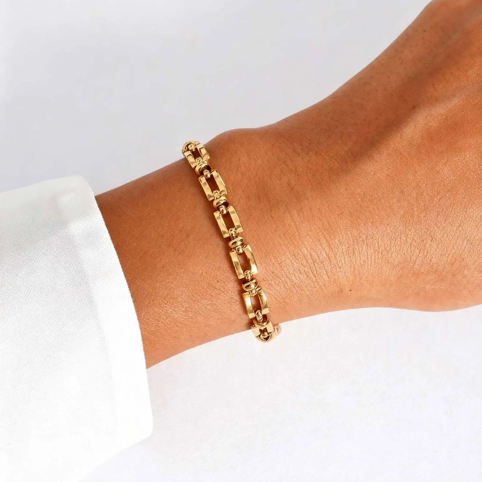 Bracciale impermeabile in acciaio inossidabile, polsini con zirconi cubici non appannati, braccialetti a catena grossa a strati impilati per le donne