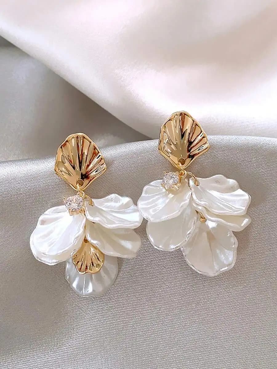 2pcs White Flower Petals Dangle Earrings Boho Vacation Style Holiday Ear Ornaments Female Gift Valentines,Mom,Mother,Mother's Da