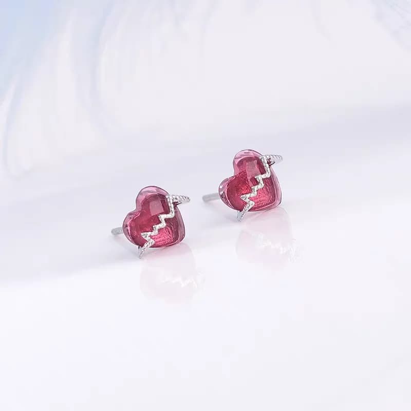 Orecchini a bottone rossi in argento sterling 925 Orecchini dolci di nuovo stile romantico a forma di cuore semplici unici alla moda per le donne