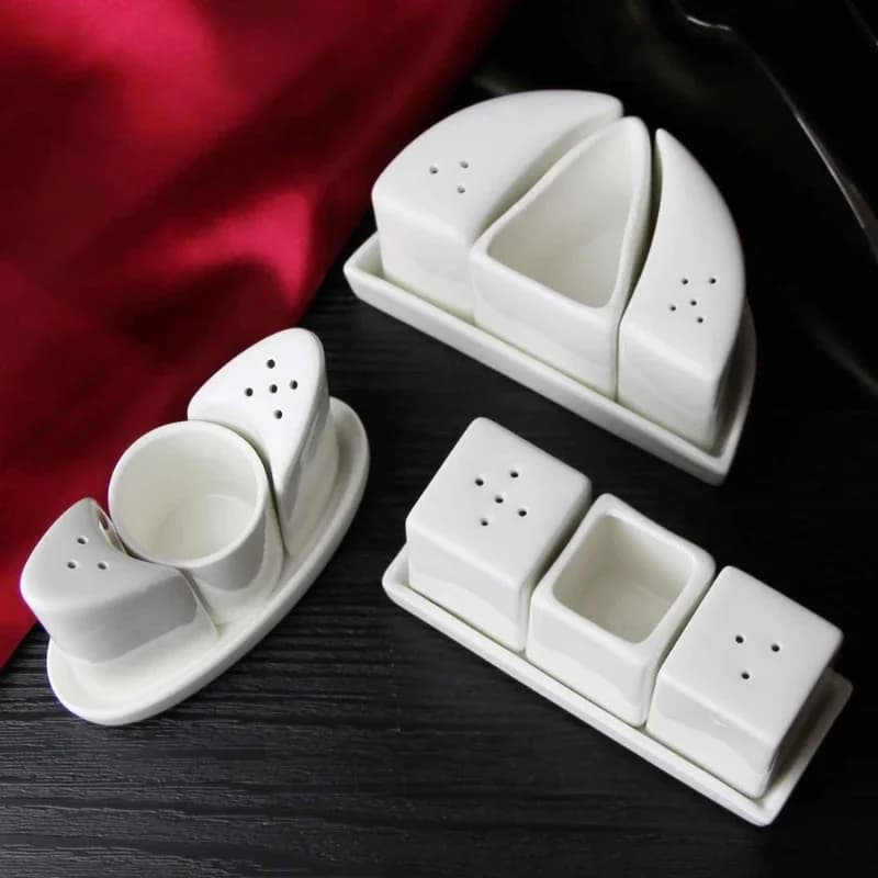 Pure White Ceramic Toothpicks, Pepper Jars, Seasoning Bottles, Multi-purpose Restaurants, Salt Jars, Four-piece Kitchen Sets.