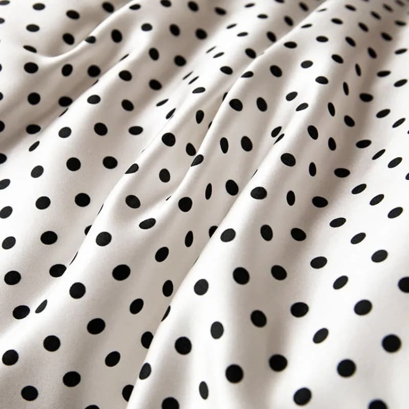 Nuovo Tessuto in Crepe de Chine di Seta a Pois da 19 Momme per Abbigliamento, 100% Seta di Gelso, Bianco e Nero, per la Realizzazione di Pigiami e Abiti