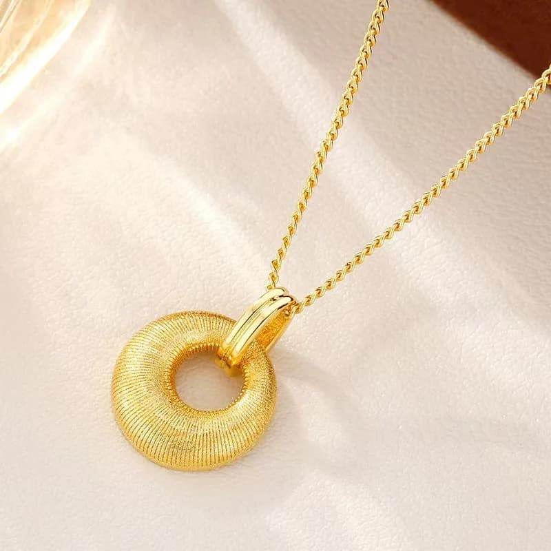 Il negozio Pu Zuojin ha lo stesso ciondolo lasagna tuo in oro sabbia, collana con fibbia di sicurezza, piccola catena per clavicola con anello tuo in oro, da donna.