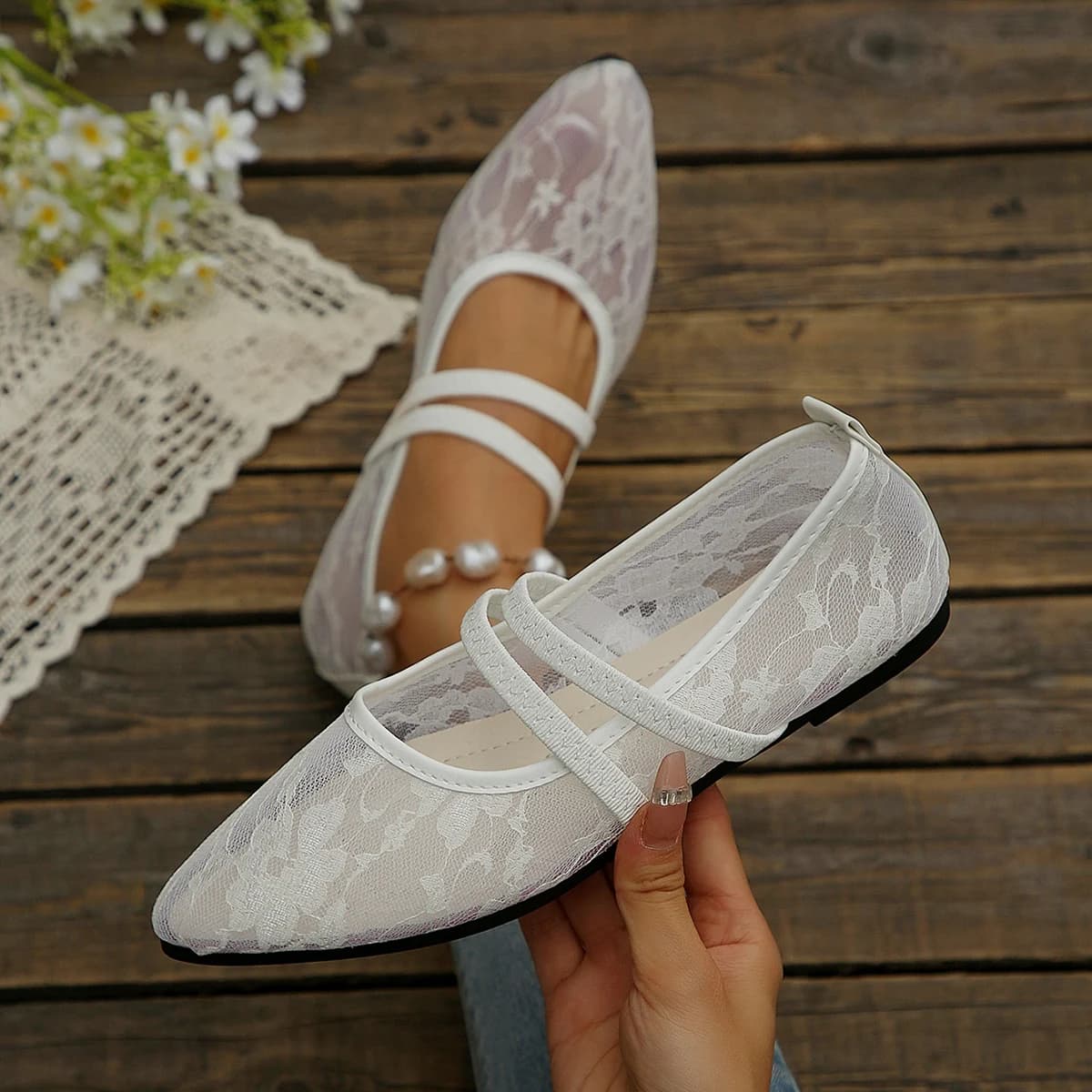 **Fashionable and Hot Selling Sexy Mesh Flat Shoes for Women Summer New Pointed Comfortable Breathable and Casual Shoes