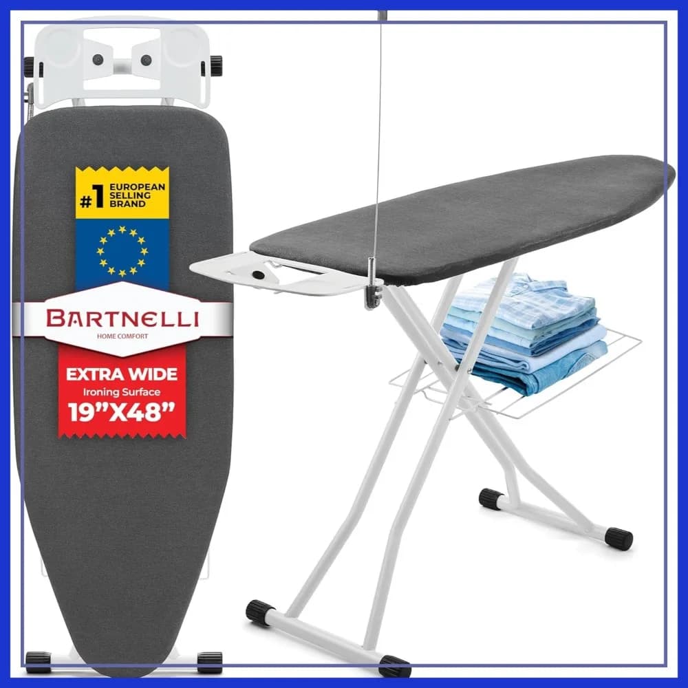 Asse da Stiro Extra Larga Professionale 19x48 con Poggiaferro, Portacavo, Ripiano e Copertura Termoresistente