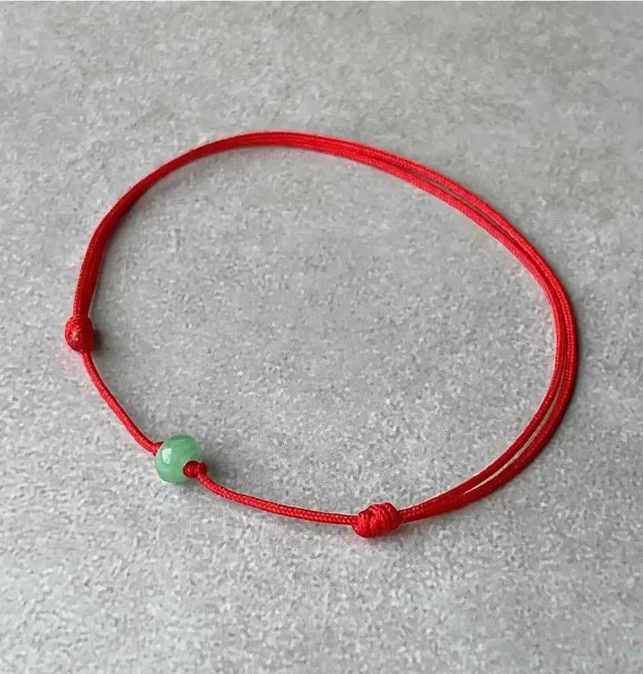 Braccialetto Semplice con Corda e Perline Verdi, Elegante Cordoncino Rosso, Gioiello Fatto a Mano