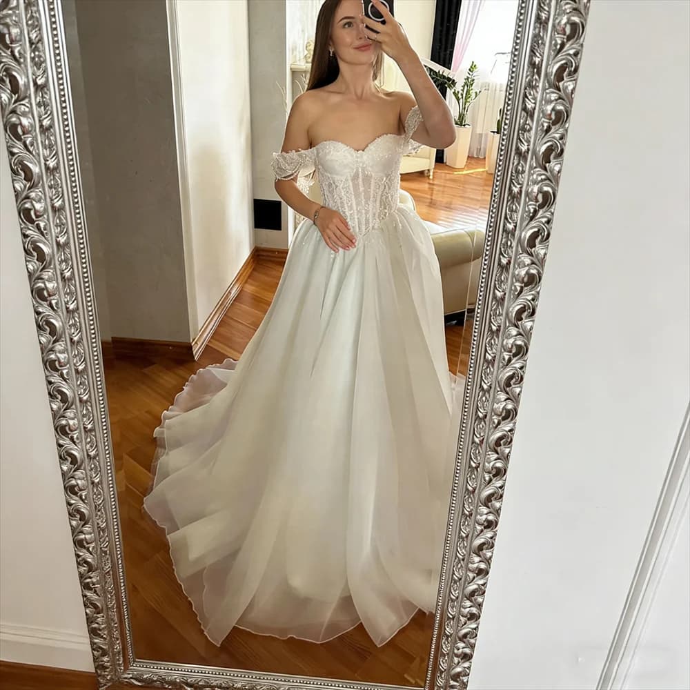 Customized Off Shoulder Sweetheart Neckline A-Line Wedding Dress Elegant Lace-up Back Floor Lengt Sweep Train Gown For Bride