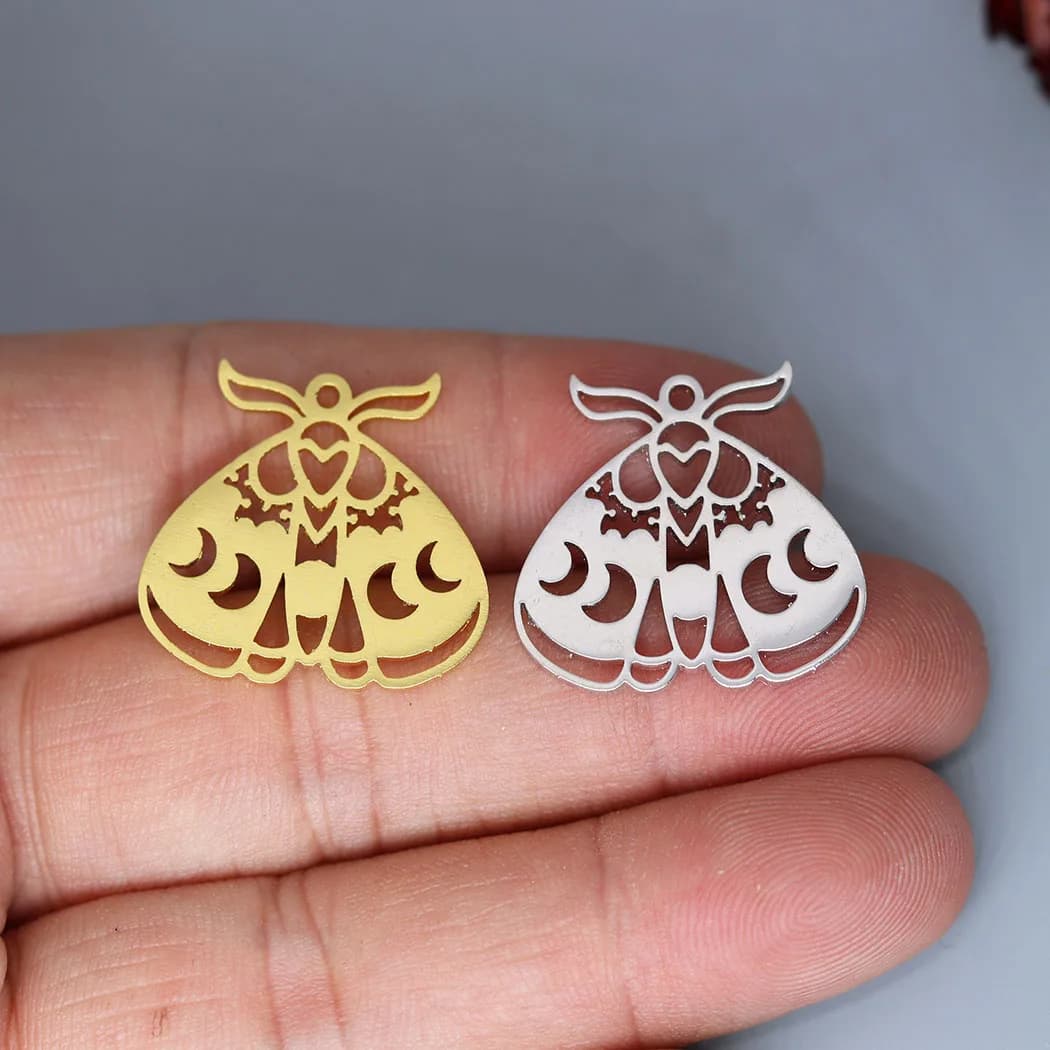 5 pz/lotto Halloween Lunar Moth Ciondolo con ciondolo per collane Bracciali Artigianato di gioielli che fanno risultati Fascino fatto a mano in acciaio inossidabile