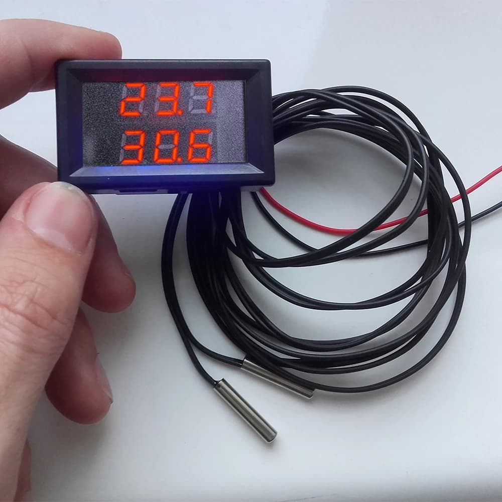 Misuratore di temperatura con doppio display digitale a LED da 0,28 pollici Sensore termometro con sonda NTC impermeabile Rosso + Blu / Rosso + Rosso DC 4 V-28 V